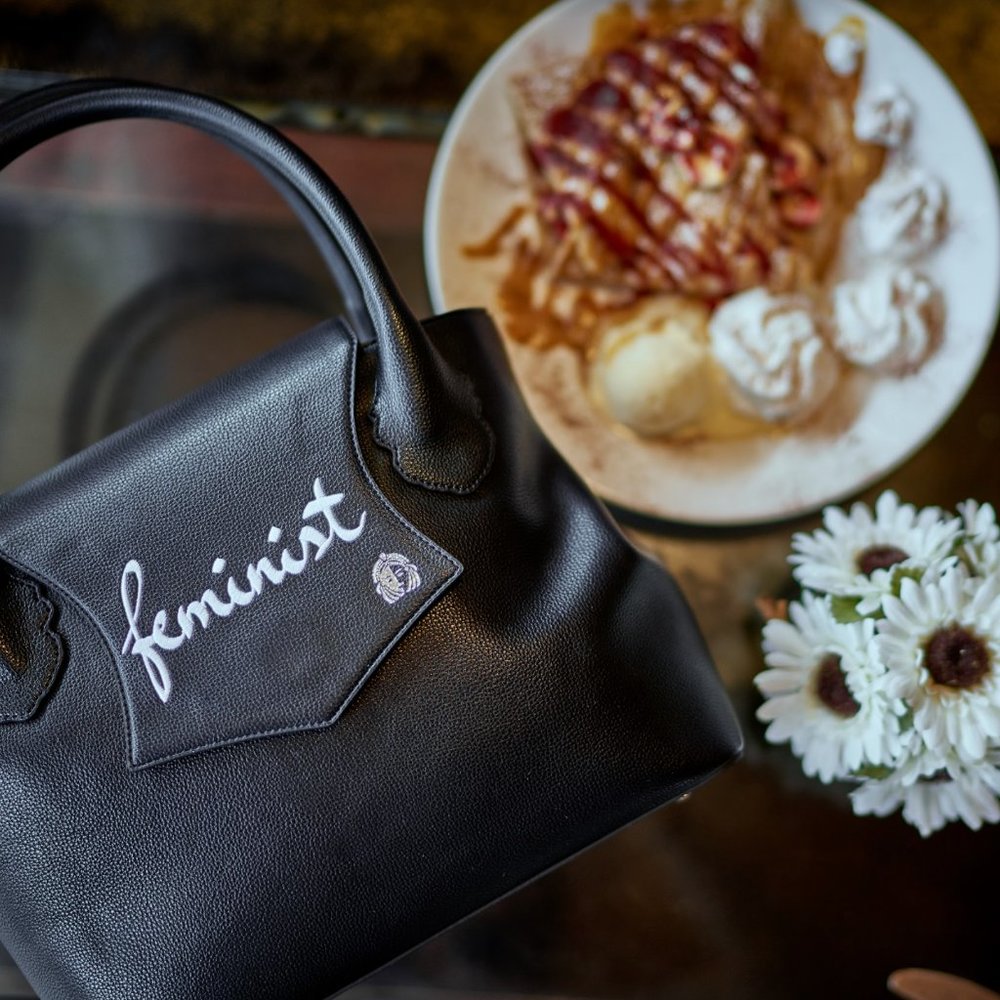IsetNofret Alexandria Tote with Feminist & extra interchangeable flap
